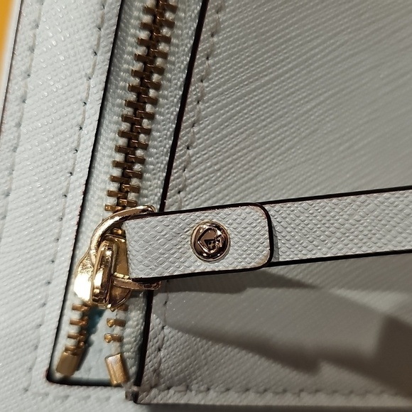Kate Spade, Laurel Way Stacy Wallet, EUC - Picture 5 of 16